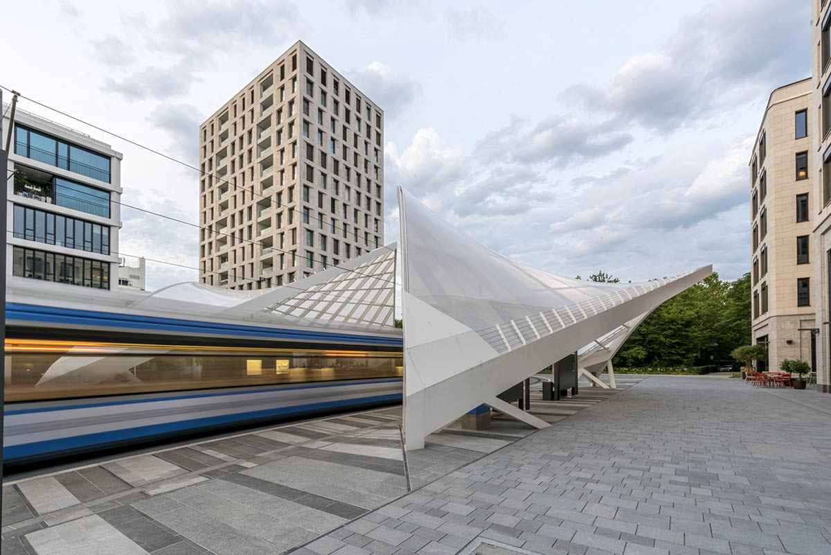 Architekturfotografie Straßenbahn-Haltestelle Münchner-Tor München Schwabing architektur Fotograf Architekturfotograf